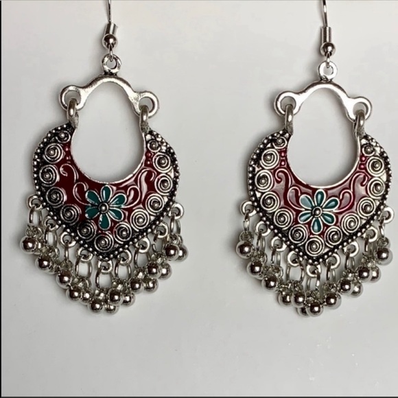 5🌟RATED🌟VERY COOL Beaded Boho Dangle Earrings - Picture 3 of 8